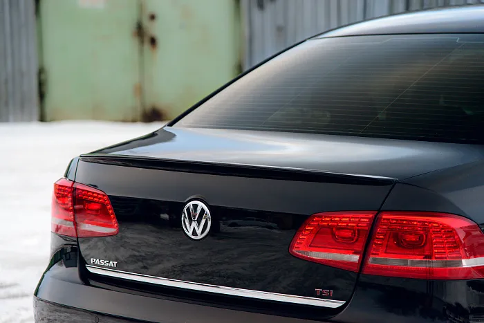 Спойлер на багажник Volkswagen Passat 7 2010-2016